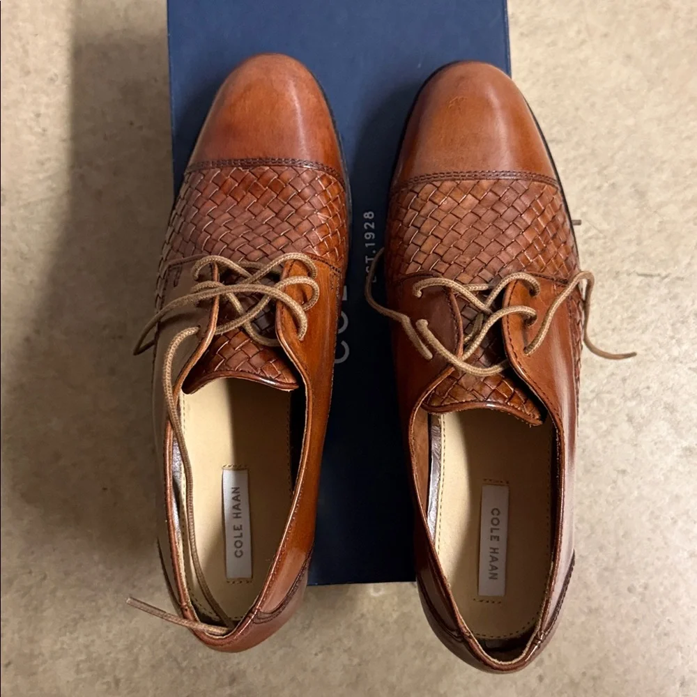 Brand new Cole Haan women's Tan Woven Leather Oxfords - Picture 7 of 10
